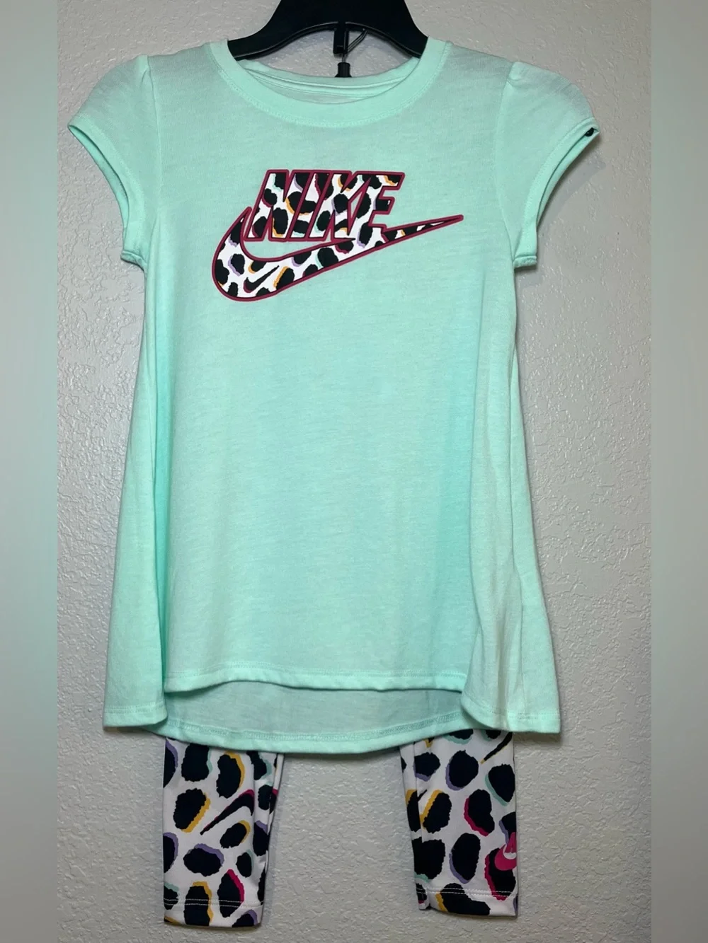 *NEW* NIKE Girl's Size 6 Shirt & Leggings 2 Piece Logo Set Leopard Print